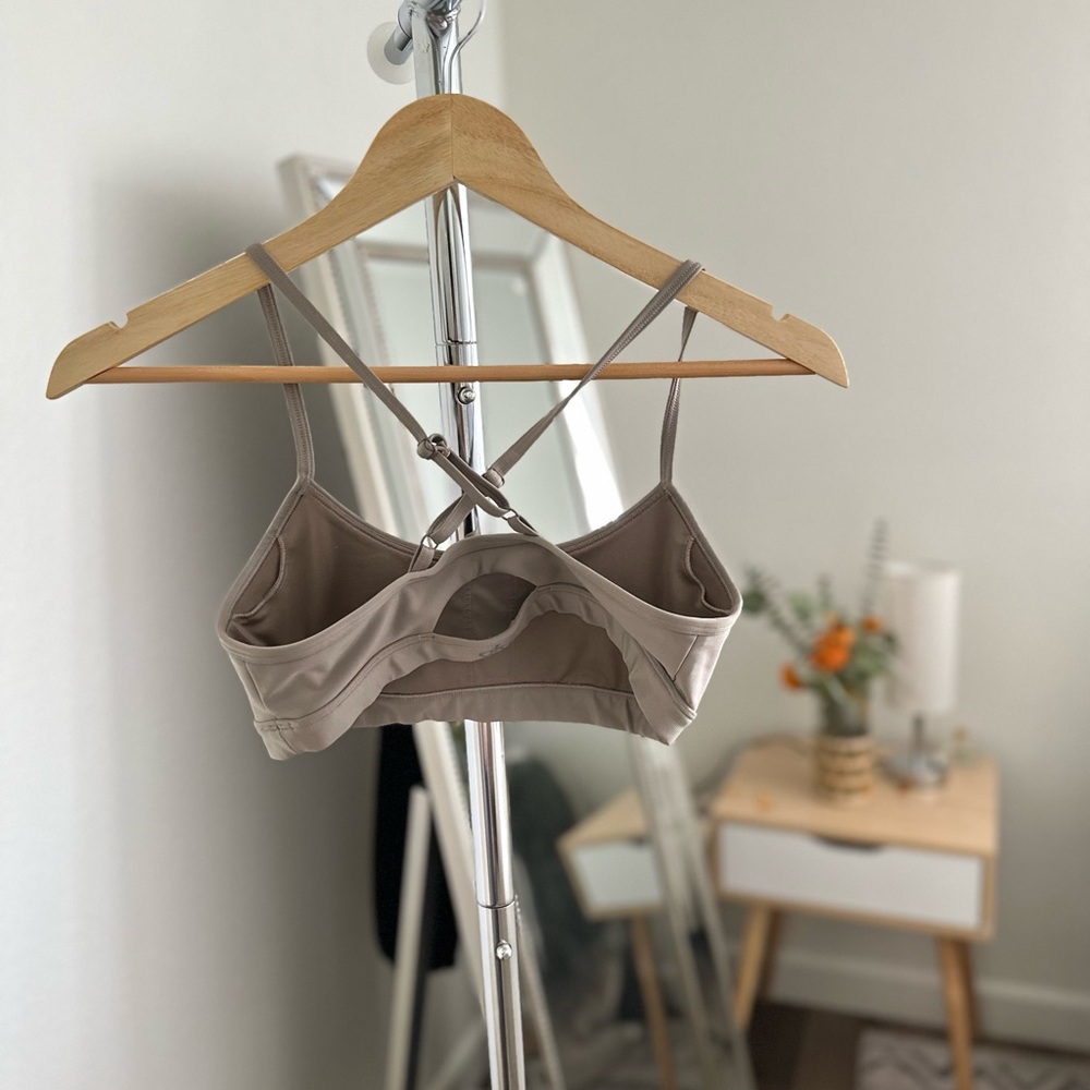 ALO Yoga intrigue Airlift Bra